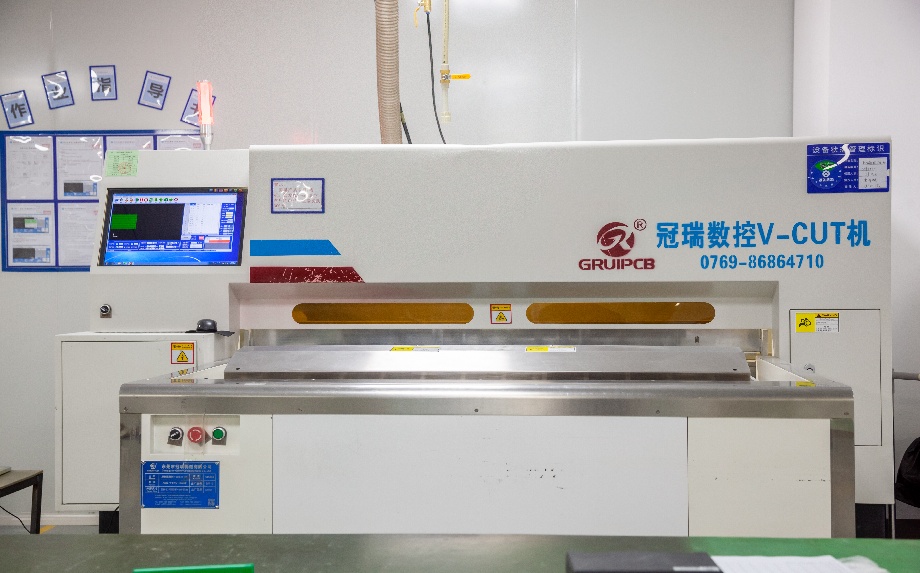 12、數(shù)控V-CUT機.jpg